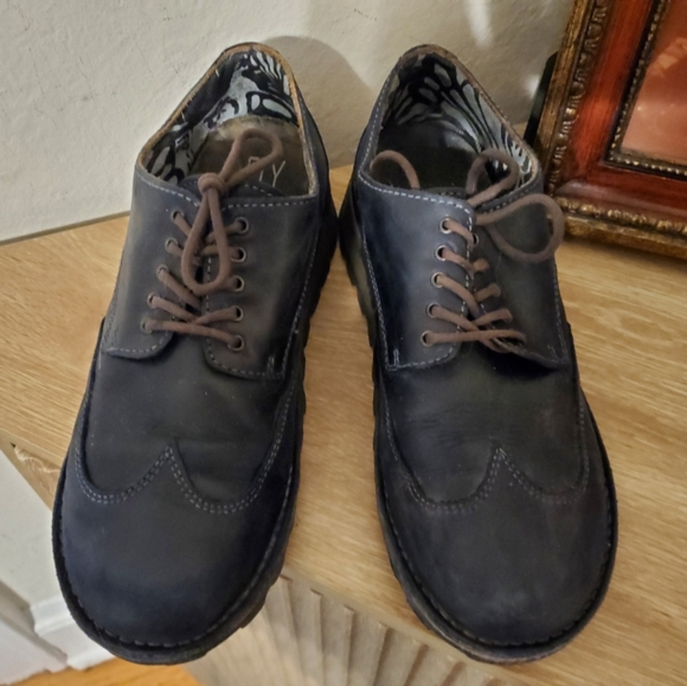 Vintage Fly London Brogue Navy Blue Leather Shoes sz 40